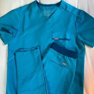 Men’s XS Figs Scrubs Set - Teal